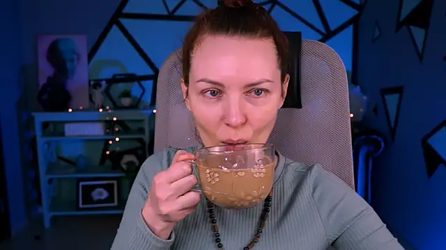 VandaRossi online show from 03.19.25