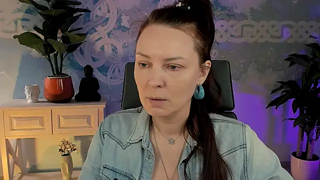 VandaRossi online show from 09.22.25