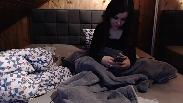 BoeseMoni1998 online show from 02.04.25