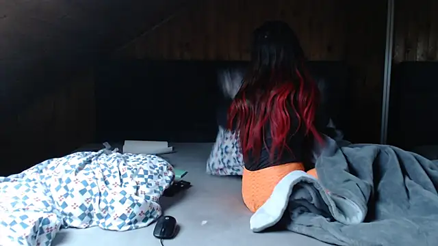 BoeseMoni1998 online show from 02.15.25