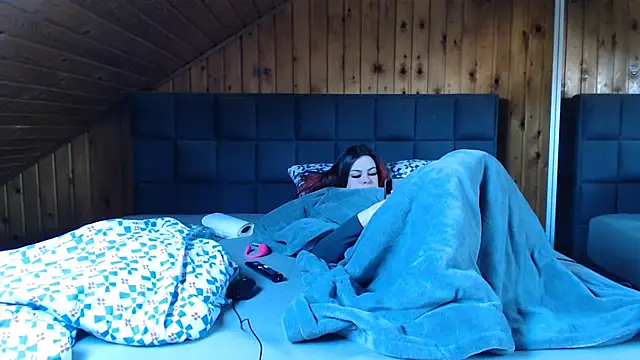 BoeseMoni1998 online show from 02.18.25