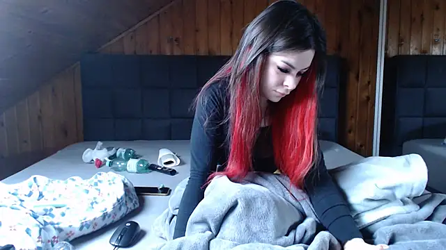 BoeseMoni1998 online show from 02.24.25