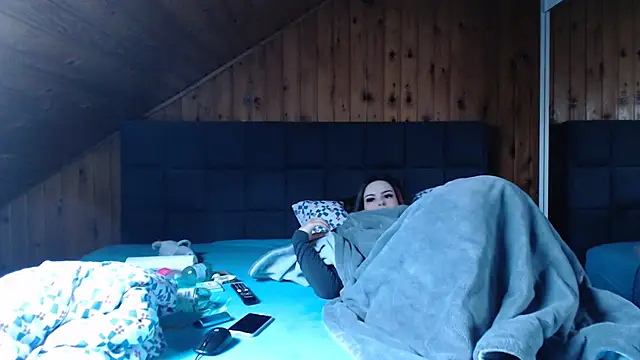 BoeseMoni1998 online show from 02.26.25