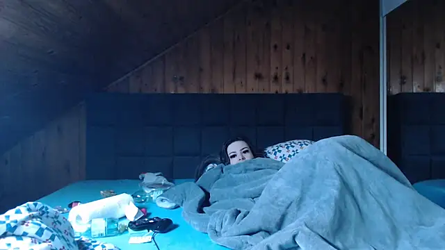 BoeseMoni1998 online show from 03.15.25