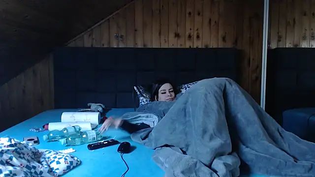 BoeseMoni1998 online show from 03.16.25