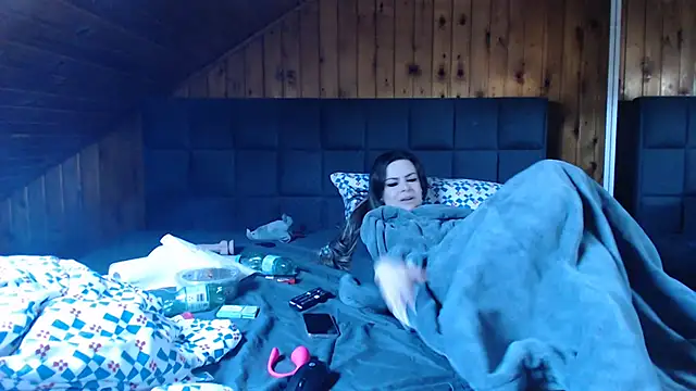 BoeseMoni1998 online show from 03.18.25