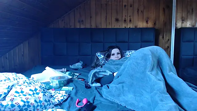 BoeseMoni1998 online show from 03.19.25