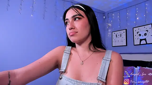 Snapshot of angeel_fox chatting on 01.15.25 angeel fox online show from 01.15.25