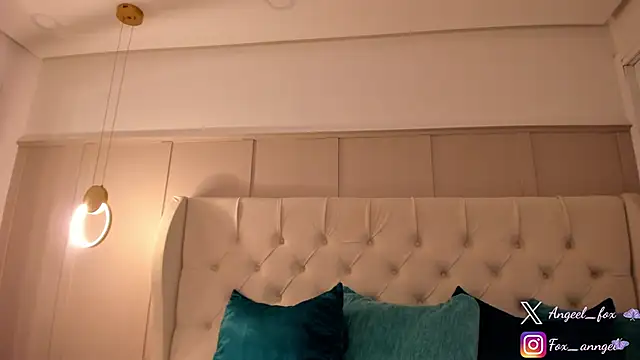 Snapshot of angeel_fox chatting on 10.30.25 angeel fox online show from 10.30.25