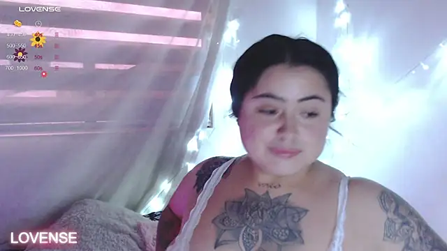 Snapshot of PamelaDoouce chatting on 01.11.25 PamelaDoouce online show from 01.11.25