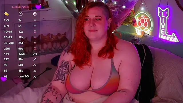 Snapshot of opalreigning chatting on 04.17.26 opalreigning online show from 04.17.26