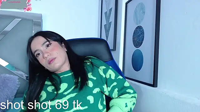 Snapshot of ZaraDames_ chatting on 03.18.25 ZaraDames online show from 03.18.25