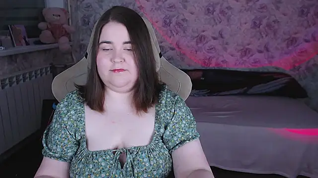 Estelle Hicks online show from 04.18.26