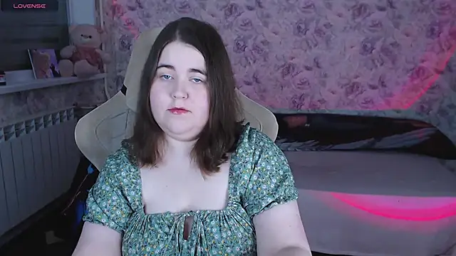 Estelle Hicks online show from 05.14.26