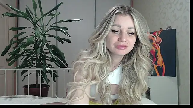 Snapshot of ShyEvaa chatting on 05.14.26 ShyEvaa online show from 05.14.26