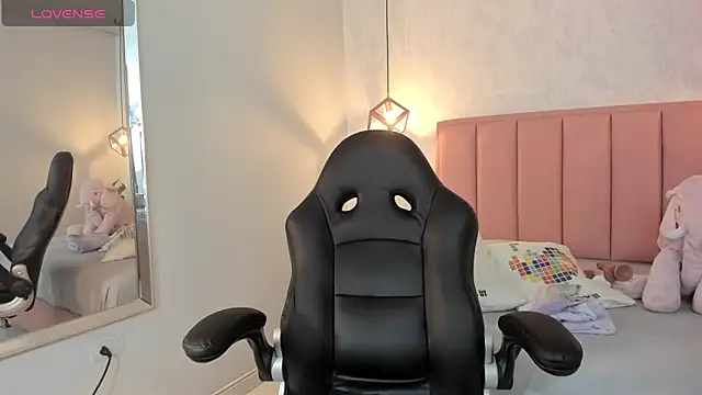 SUNNYCYRUS online show from 01.20.25