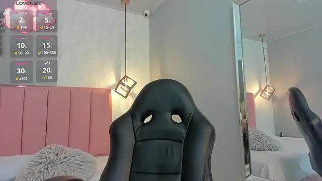 SUNNYCYRUS online show from 09.25.25