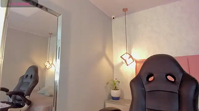 SUNNYCYRUS online show from 10.30.25