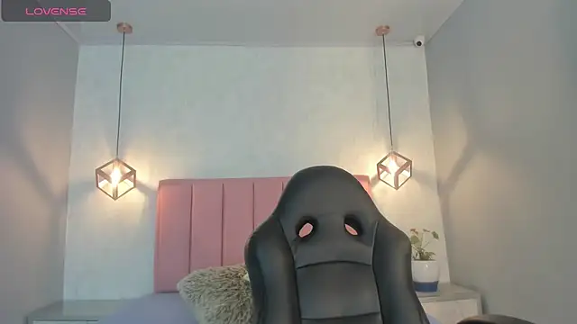 SUNNYCYRUS online show from 11.07.25