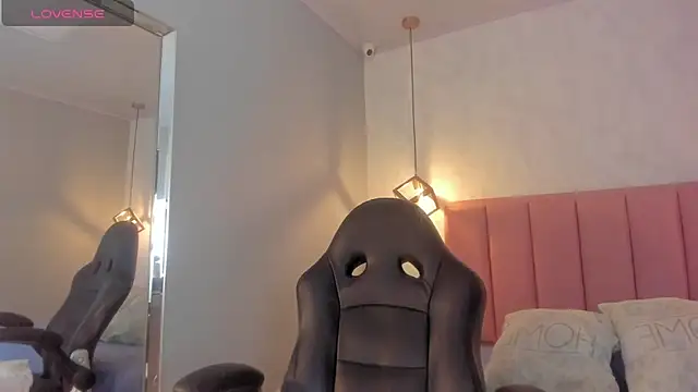 SUNNYCYRUS online show from 01.13.26