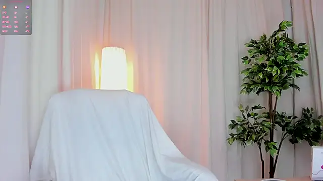 Snapshot of vitta_alfayed chatting on 03.04.25 vitta alfayed online show from 03.04.25