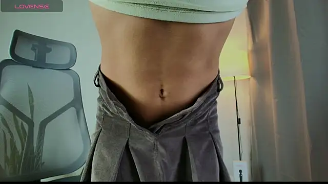 Snapshot of vitta_alfayed chatting on 11.26.25 vitta alfayed online show from 11.26.25