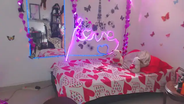 Snapshot of brigitht chatting on 02.05.25 brigitht online show from 02.05.25