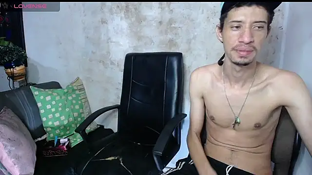 Snapshot of master_and_sumisse chatting on 11.29.25 master and sumisse online show from 11.29.25