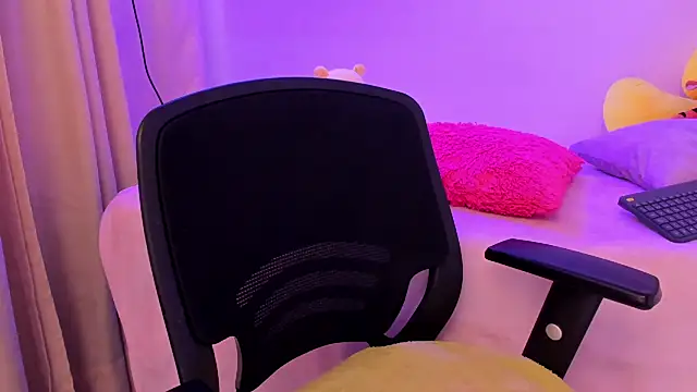 Snapshot of shanel_taylor chatting on 01.21.25 shanel taylor online show from 01.21.25