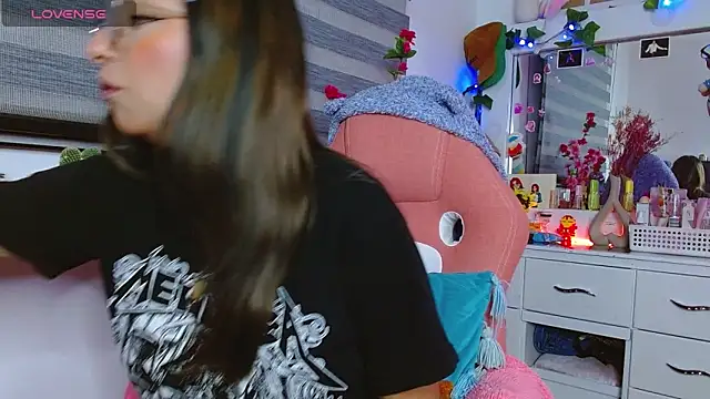 Littlerouse  online show from 02.01.25