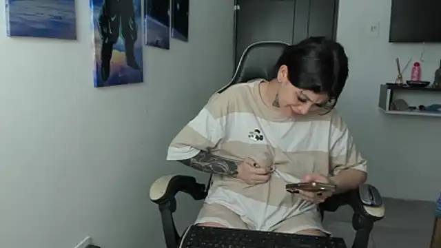 naomi berckley online show from 12.18.25