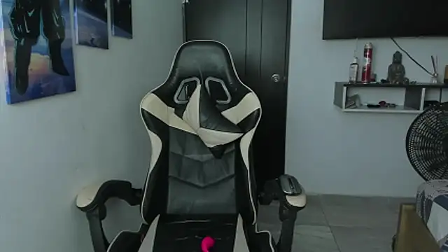 naomi berckley online show from 01.06.26