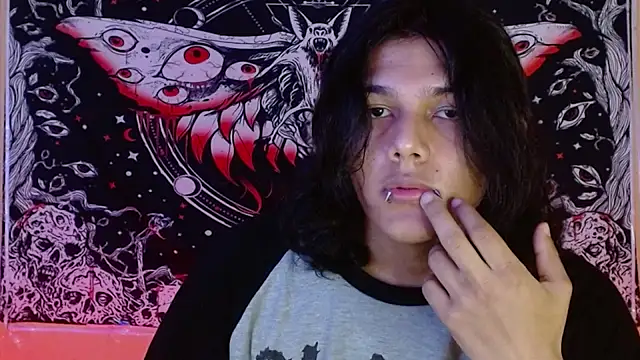 Snapshot of daiki_sx chatting on 02.14.25 daiki sx online show from 02.14.25