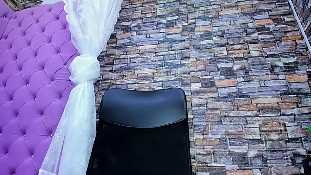 Snapshot of celeste_blue69 chatting on 12.28.24 celeste blue69 online show from 12.28.24