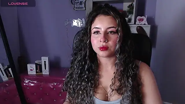 Snapshot of celeste_blue69 chatting on 02.22.25 celeste blue69 online show from 02.22.25