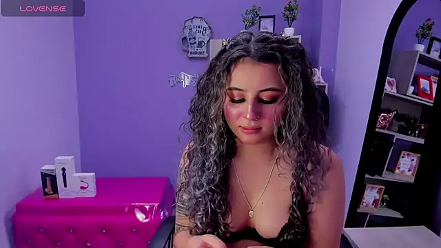 Snapshot of celeste_blue69 chatting on 03.15.25 celeste blue69 online show from 03.15.25