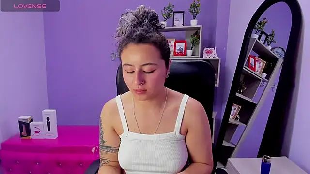 Snapshot of celeste_blue69 chatting on 03.16.25 celeste blue69 online show from 03.16.25