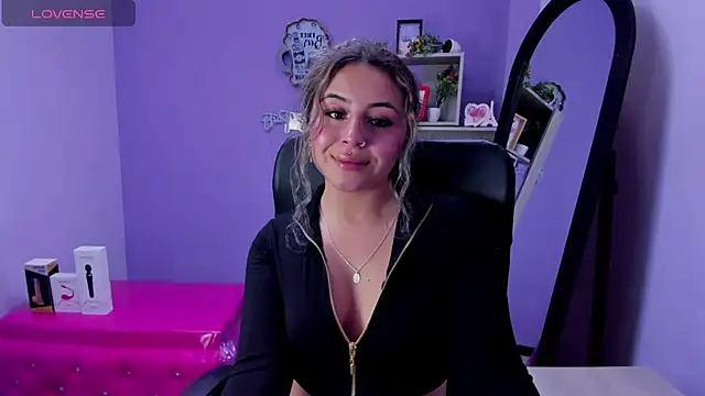 Snapshot of celeste_blue69 chatting on 03.21.25 celeste blue69 online show from 03.21.25