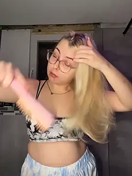 Livewithlucy online show from 12.23.24