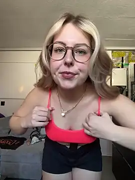 Livewithlucy online show from 03.06.25