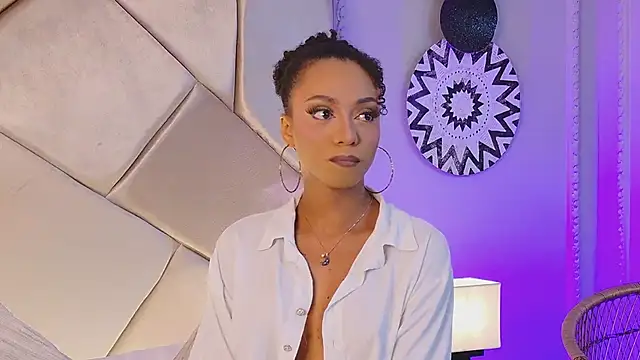 Nahomi King online show from 02.08.25