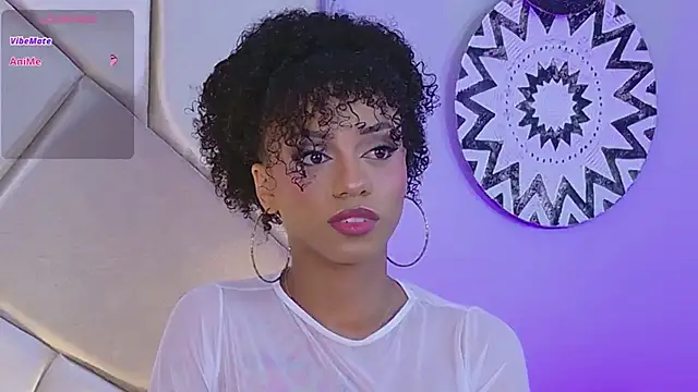 Nahomi King online show from 02.12.25