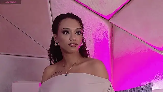 Nahomi King online show from 12.20.25