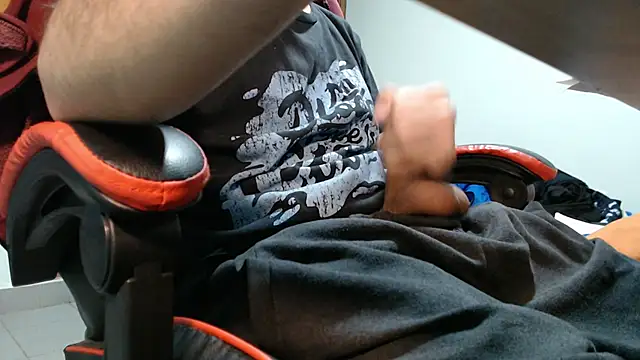 Snapshot of pattcam chatting on 10.28.25 pattcam online show from 10.28.25