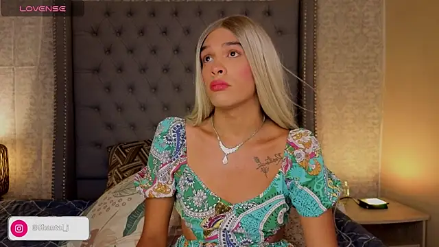 Snapshot of Shantal_Joness chatting on 09.25.25 Shantal Joness online show from 09.25.25