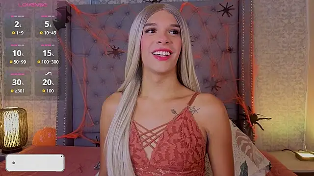 Snapshot of Shantal_Joness chatting on 10.19.25 Shantal Joness online show from 10.19.25