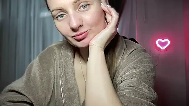 Snapshot of Viola_sweet chatting on 02.18.25 Viola sweet online show from 02.18.25