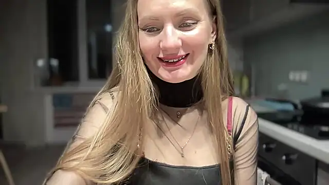 Snapshot of Viola_sweet chatting on 03.05.25 Viola sweet online show from 03.05.25