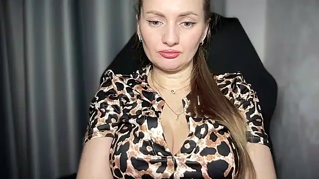 Snapshot of Viola_sweet chatting on 03.19.25 Viola sweet online show from 03.19.25