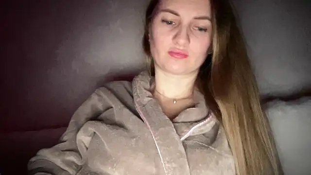 Snapshot of Viola_sweet chatting on 09.21.25 Viola sweet online show from 09.21.25